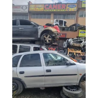 Opel Corsa B Sağ Ön Kapı Çıkma