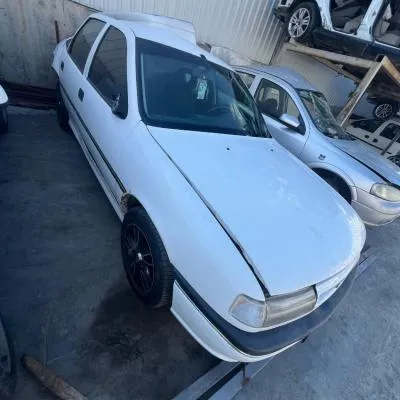 Opel Vectra A Sağ Ön Çamurluk