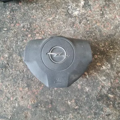 Opel Astra H Direksiyon Airbeg