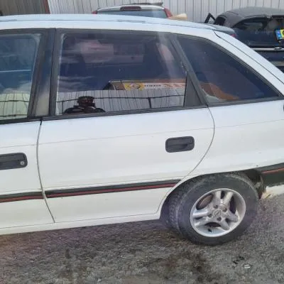 Opel Astra F Sol Arka Kapı