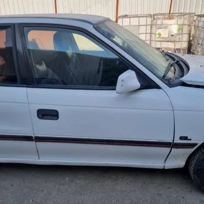Opel Astra F Sağ Ön Kapı Çıkma 