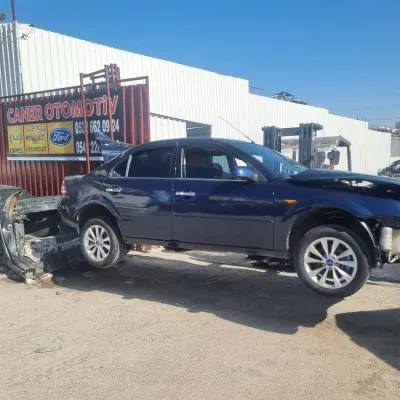 Ford Mondeo Sağ Arka Kapı